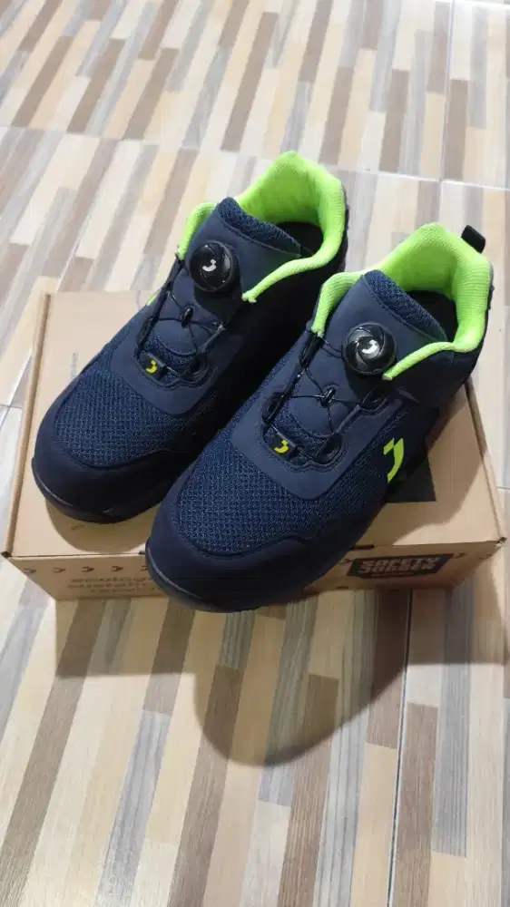 Safety Shoes Jogger Ecolobi. Size 43. Warna Navy Blue