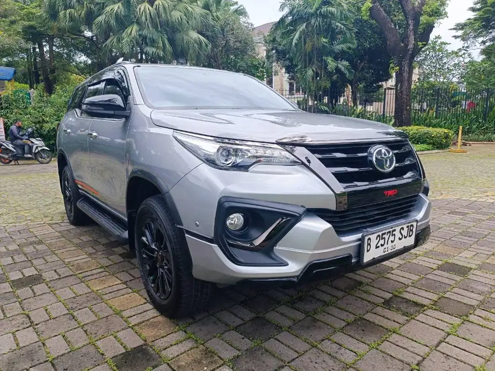 [KM 70rban] Toyota Fortuner VRZ TRD Kick Sensor Diesel SOLAR AT 2019