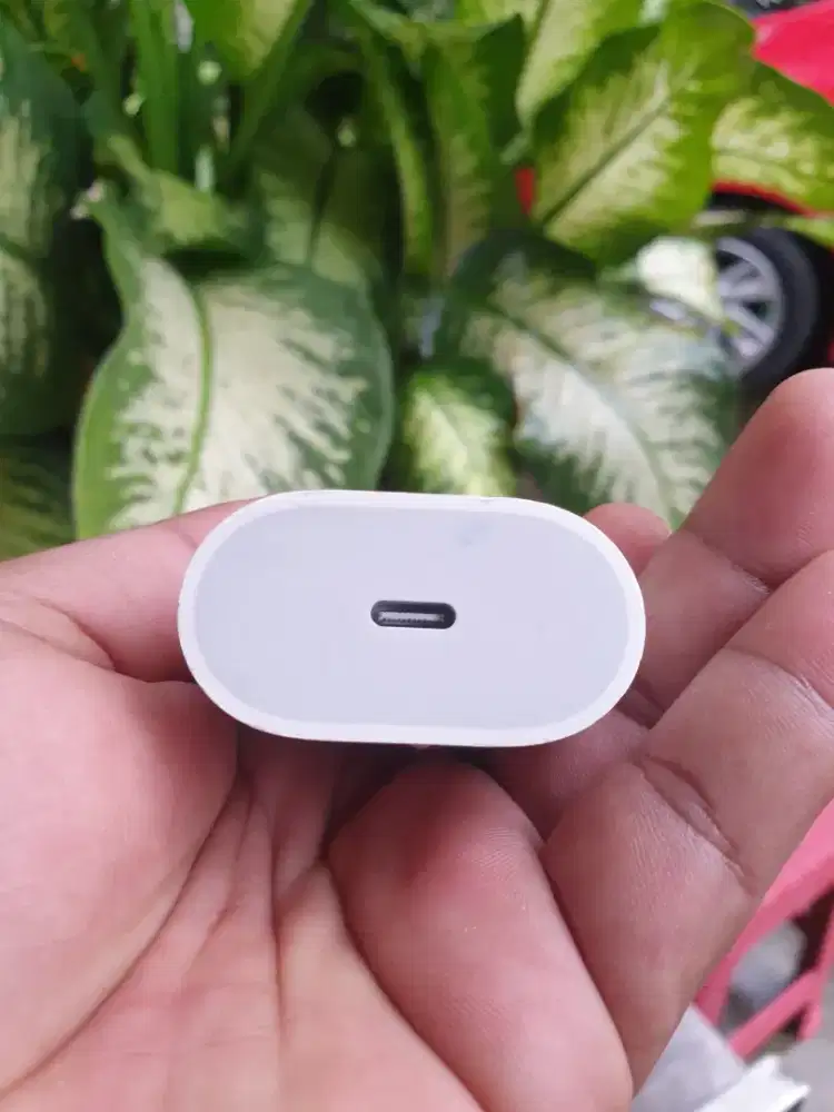 Batok charger original iphone 20 watt
