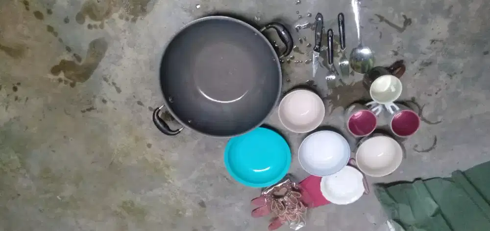 Di jual peralatan rumah tangga dapur untuk mkn,minum dll wa dan hp