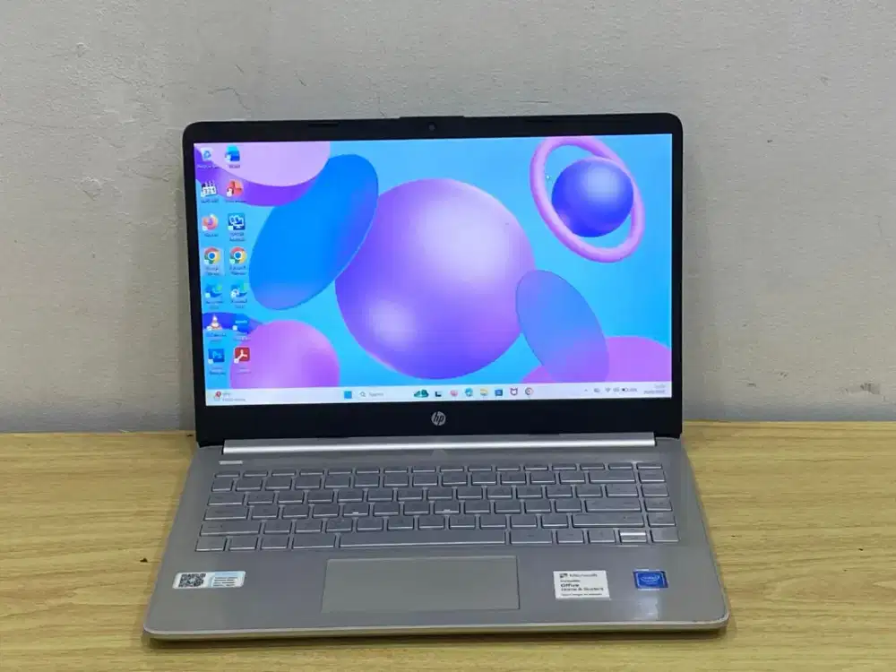 Laptop HP 14s-dq0xxx Prosesor Intel Celeron N4120/RAM 4GB/SSD 256GB