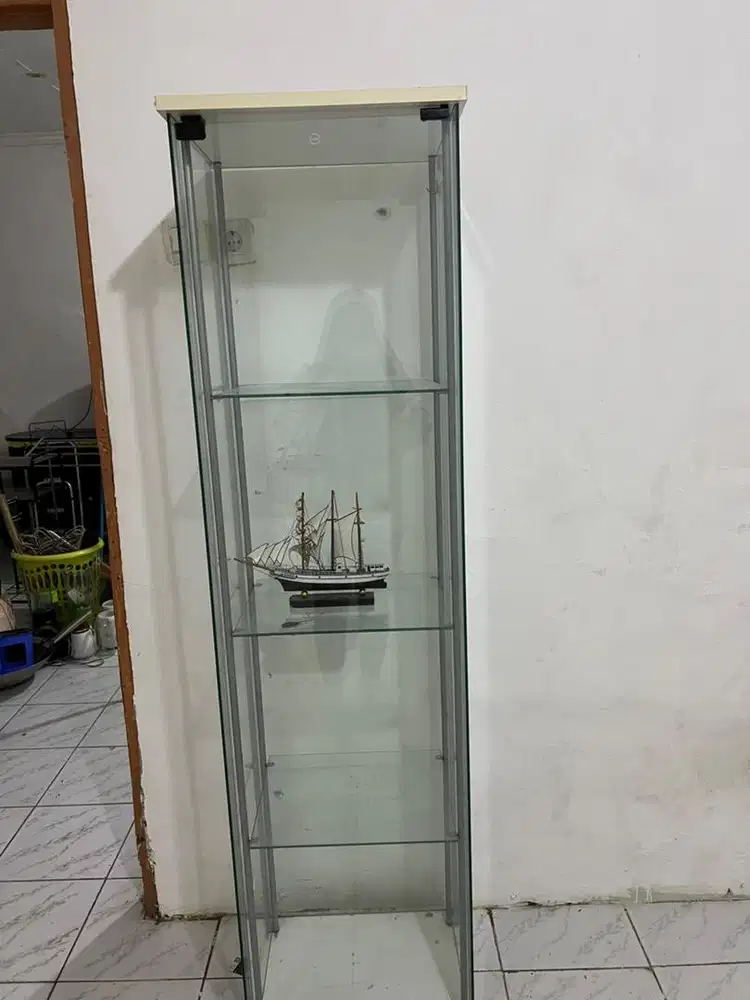 Jual lemari kaca