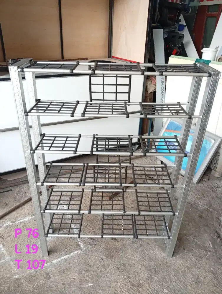 Rak sepatu siap pakai