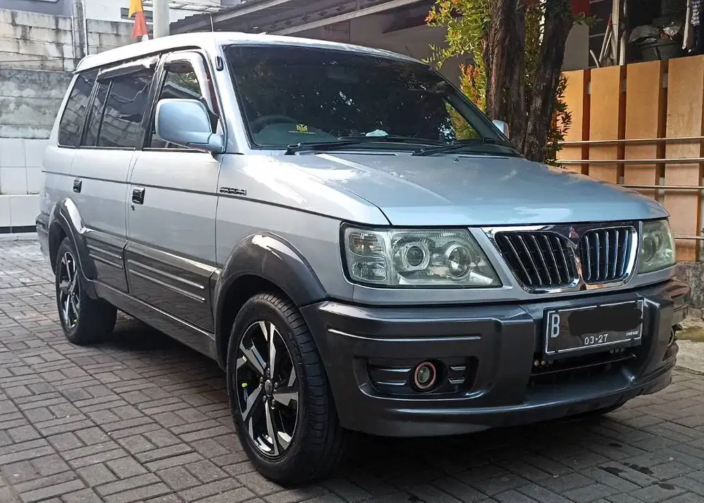 Mitsubishi Kuda Grandia 2.0 MPI AT Tahun 2004 (Tipe Tertinggi)