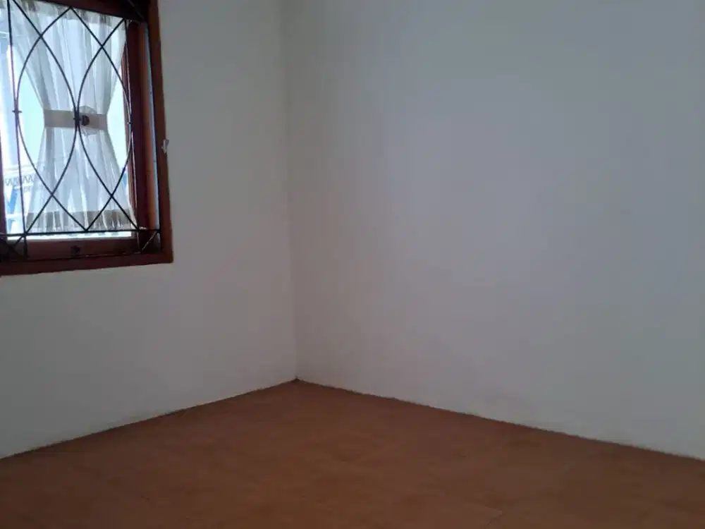 Dijual Rumah Nyaman Terawat Siap Huni Minimalis Lokasi di Setraduta Bandung