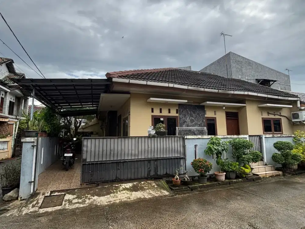 Rumah Hadap Selatan LT 112 SHM 8 Menit ke Stasiun Depok J-44222