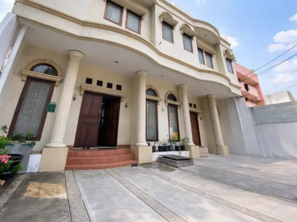 Dijual Properti Komersial LT 400 m² di Pasar Baru – Potensi Kost 5 Lantai, Bebas Banjir