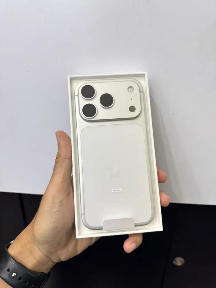 IPHONE 17 PRO 256gb SILVER BNOB IBOX