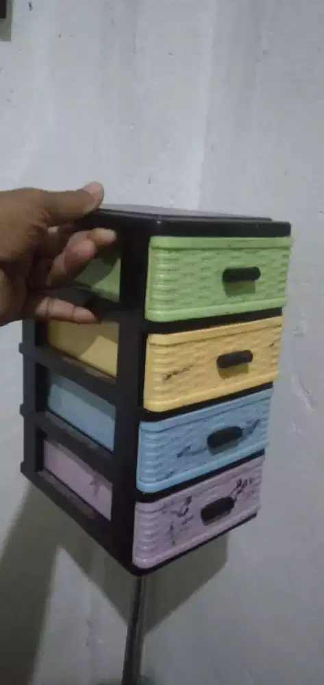 Di jual laci lemari untuk penyimpanan barang wa dan hp