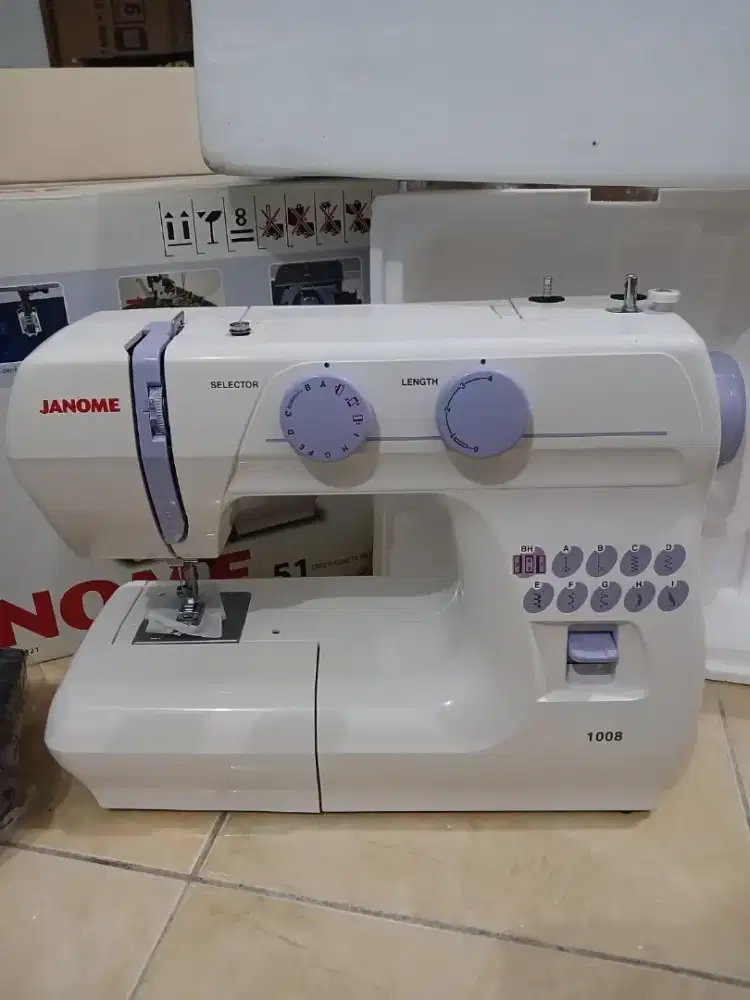 Mesin jahit janome 1008 (portable)
