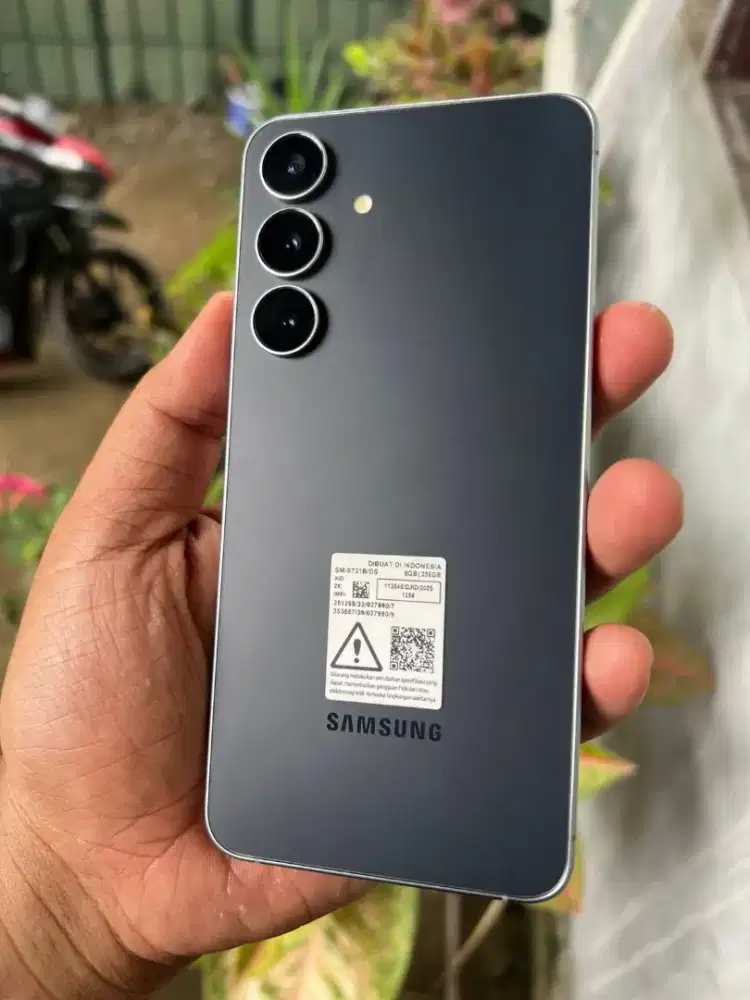 Samsung S25 FE (Garansi sd Desember 2026)