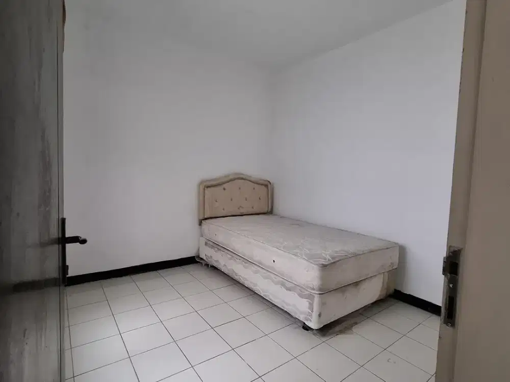 Rumah 2 kamar tidur siap huni 1.2M di kota baru parahyangan