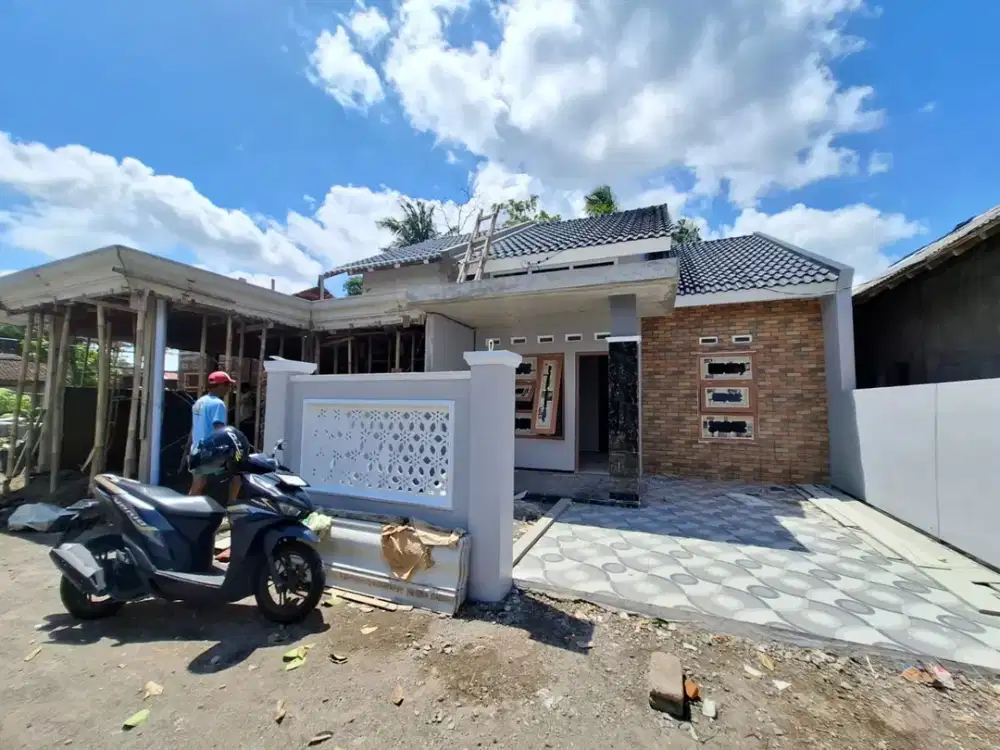 Proses finishing rumah dekat Pasar Sidorejo & Tol Kalasan