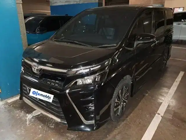 LOW DP Toyota Voxy 2.0 Bensin-AT 2018 SMI