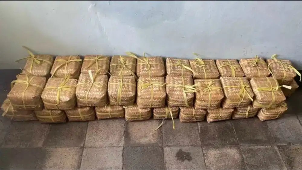 Kupat Ketupak Besek Lebaran