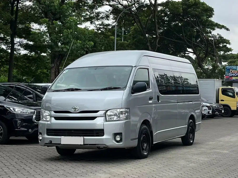 [ TERAWAT ] TOYOTA HIACE COMMUTER 2.5 DIESEL MT MANUAL 2019 SILVER