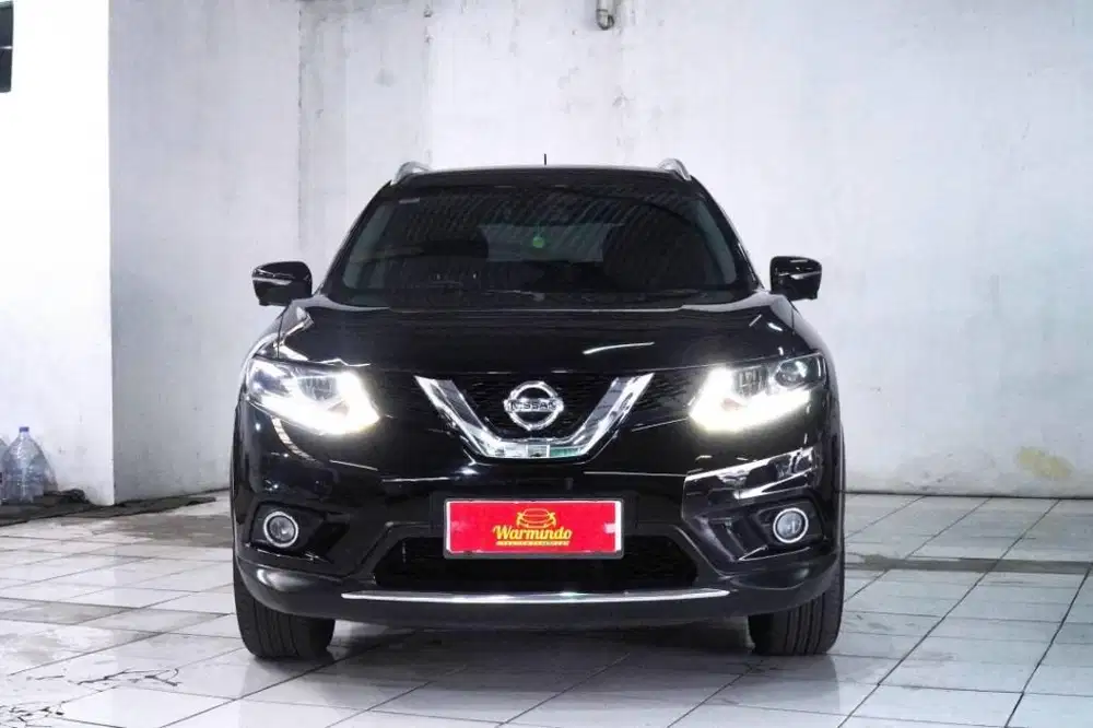Nissan Xtrail 2.5 Matic AT tahun 2015 hitam DP minim 30 juta X-Trail