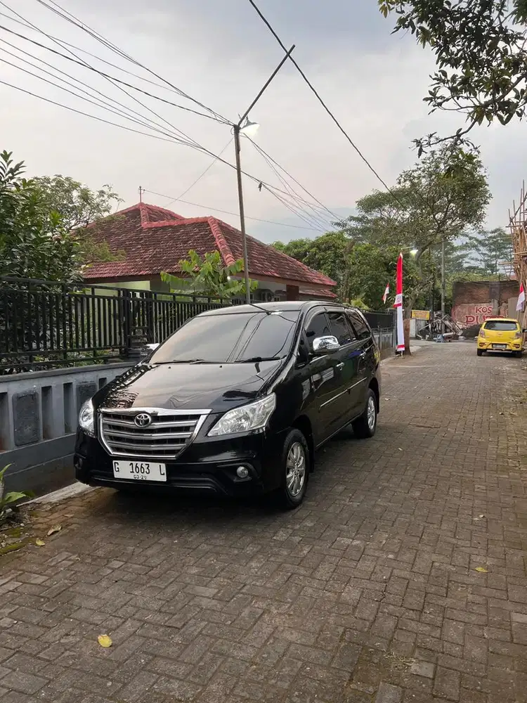 Toyota Kijang Innova 2011 Bensin