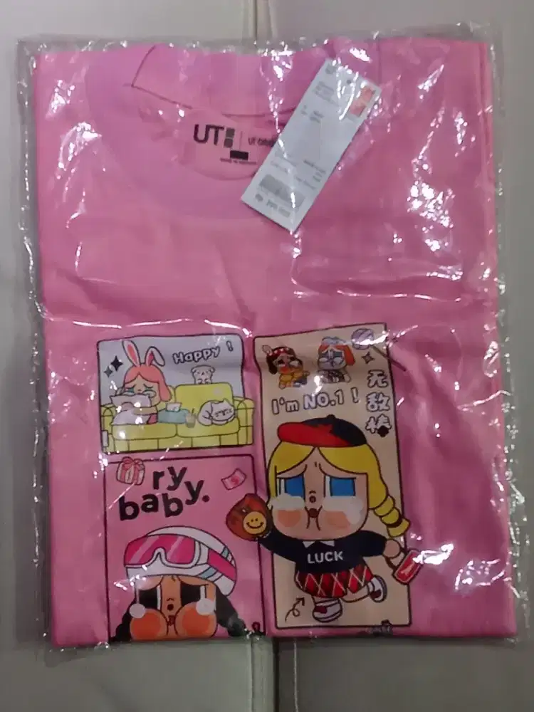 Kaos Uniqlo Pink Cartoon Limited Edition Baru