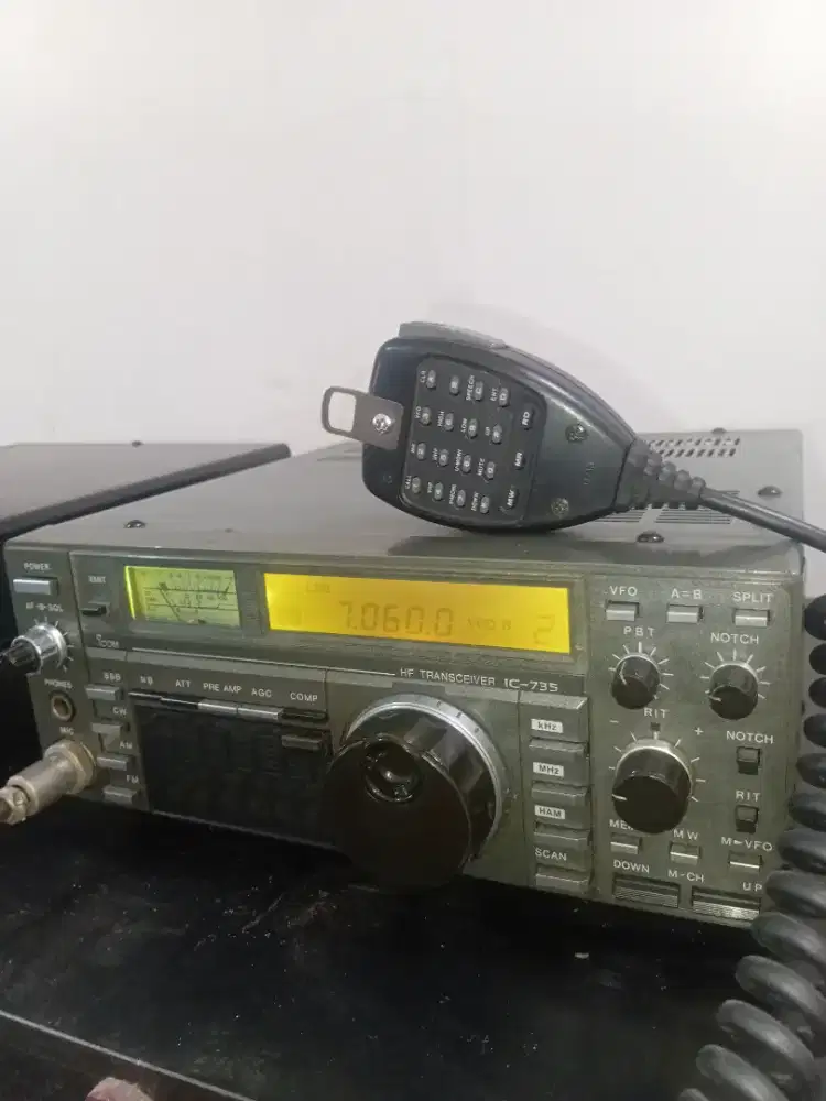 Radio Rig HF Icom IC- 735 Allband