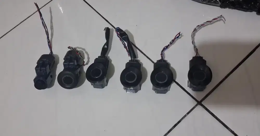 Sensor parkir belakang 4 depan 2
