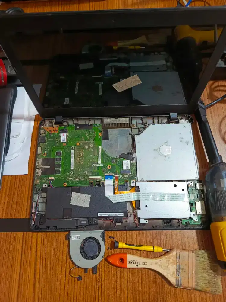 Menerima service fan cooler