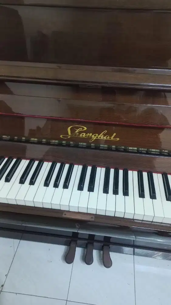Piano Upright Merk 'Syanghai'