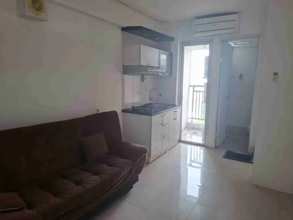 disewakan apartemen Bassura 2 bedroom semi furnished atas mall