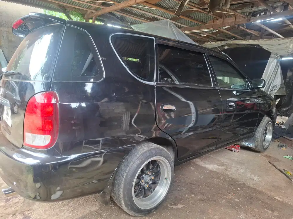 Kia Carens I 2001 Bensin