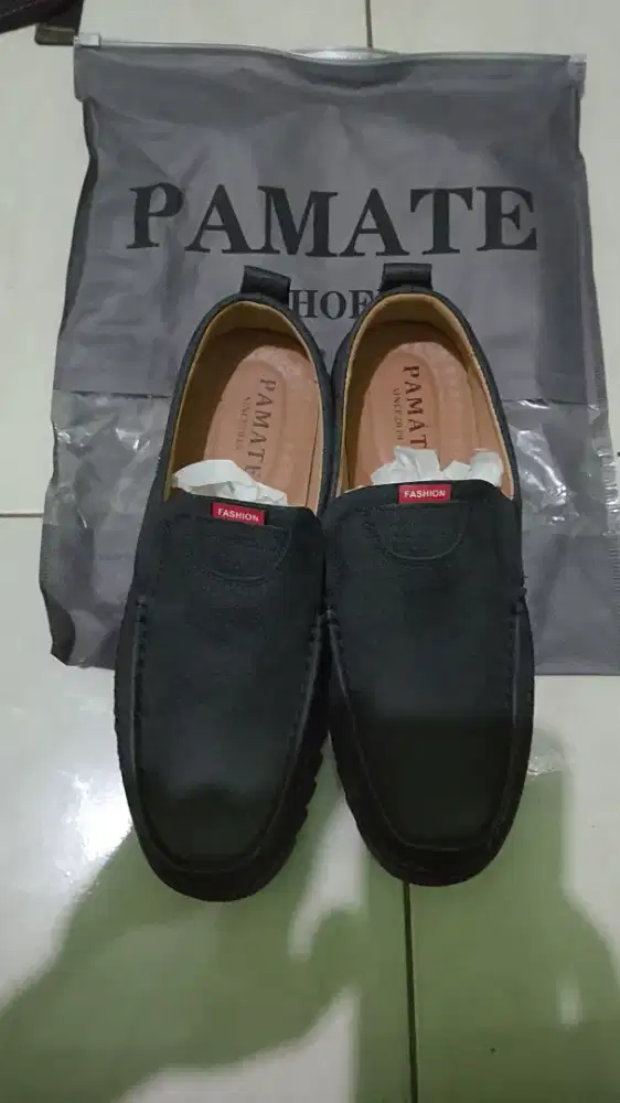 Size 41-42  baru belum di pakai