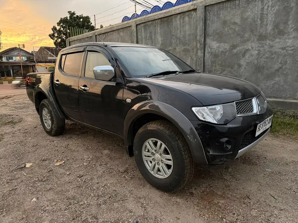 STRADA TRITON GLS 4x4 MANUAL 2010