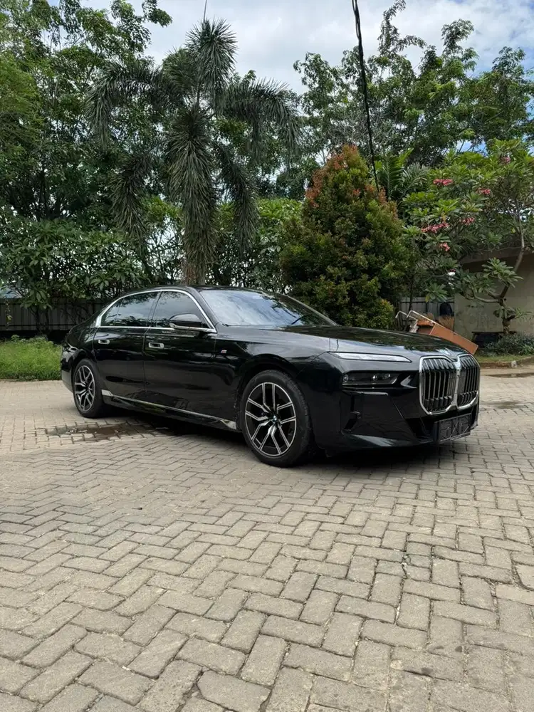 BMW 735i 2023 km 4k