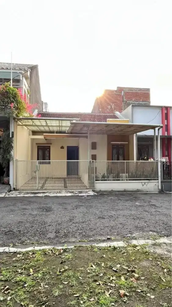 Dikontrakkan Rumah Di Intan Regency Blok Z26, Bebas Banjir