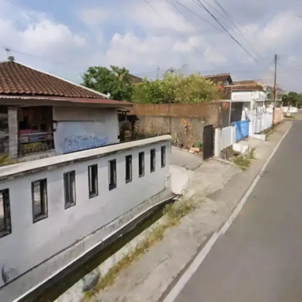 Tanah Murah bonus bangunan Rumah Kadipiro Solo