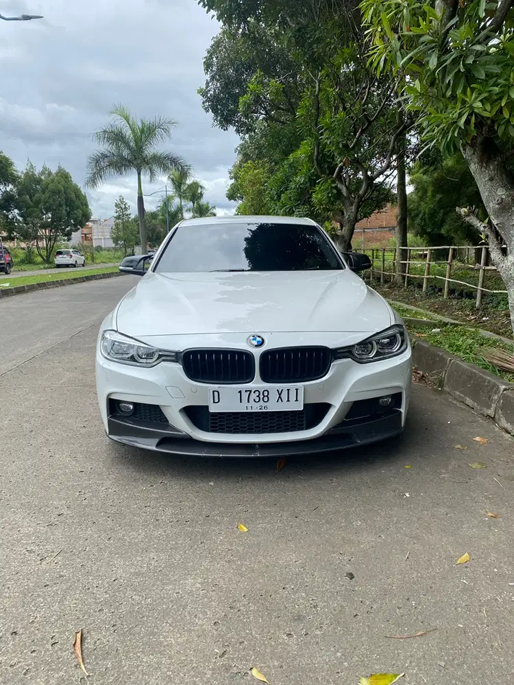 BMW 320i 2016 Bensin