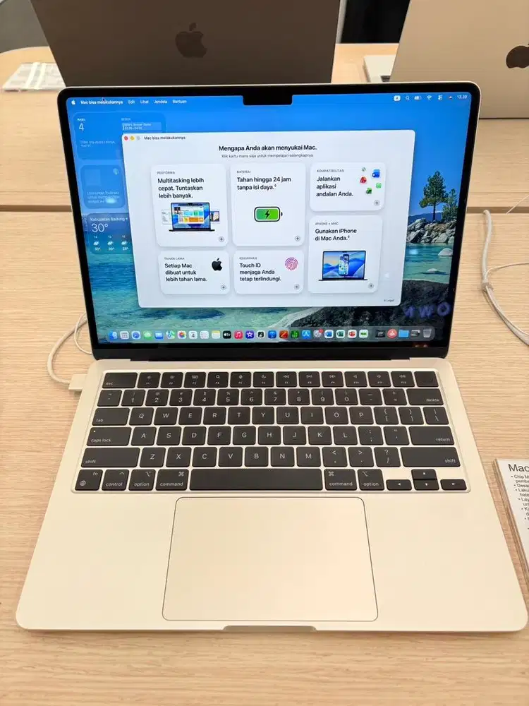 Macbook M2 16/256gb garansi resmi apple