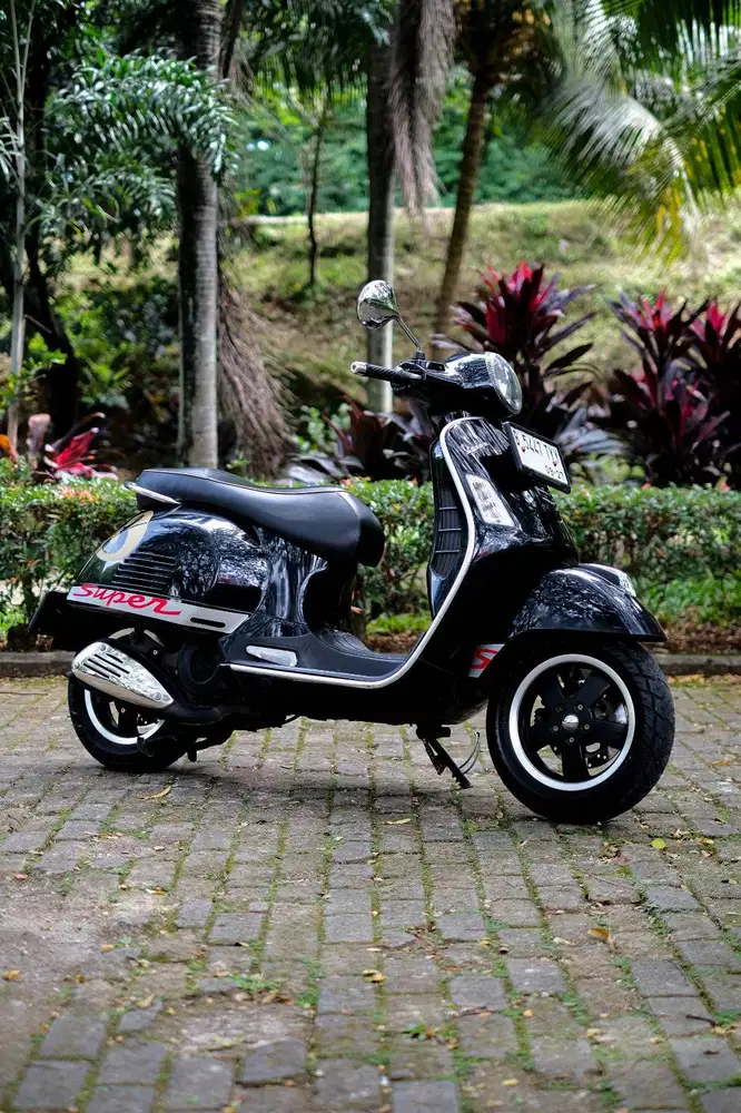 JUAL VESPA MATIC BEKAS/SECOND GTS 2017 MURAH BERGARANSI