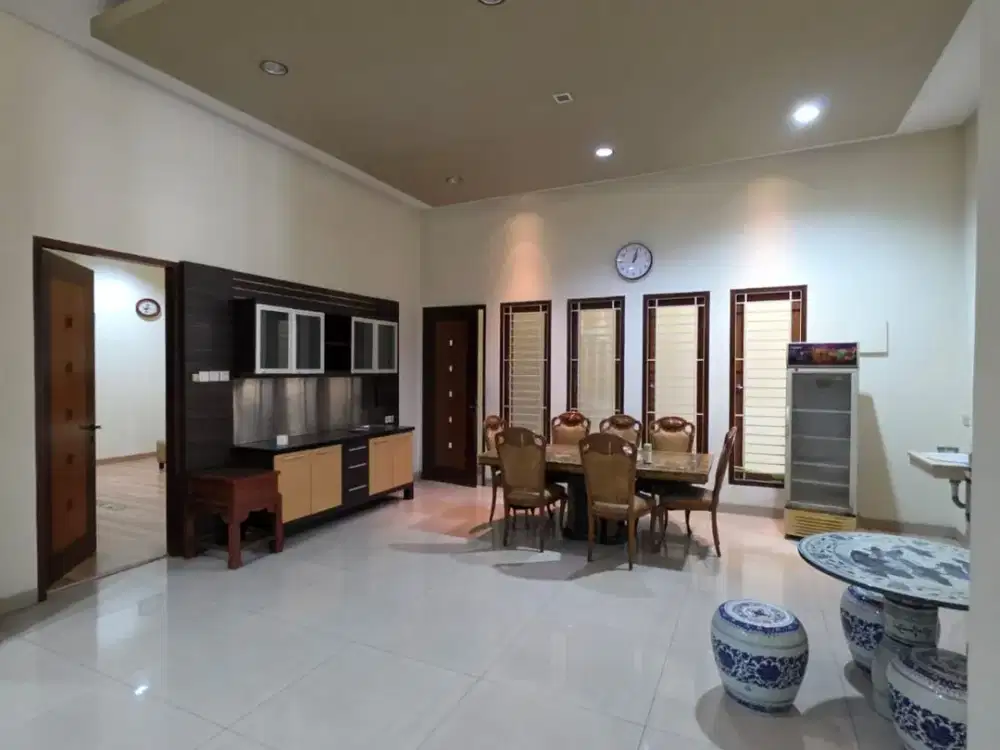 Sewa Rumah PIK 12x30 3lt ada 5kamar furnish siap huni