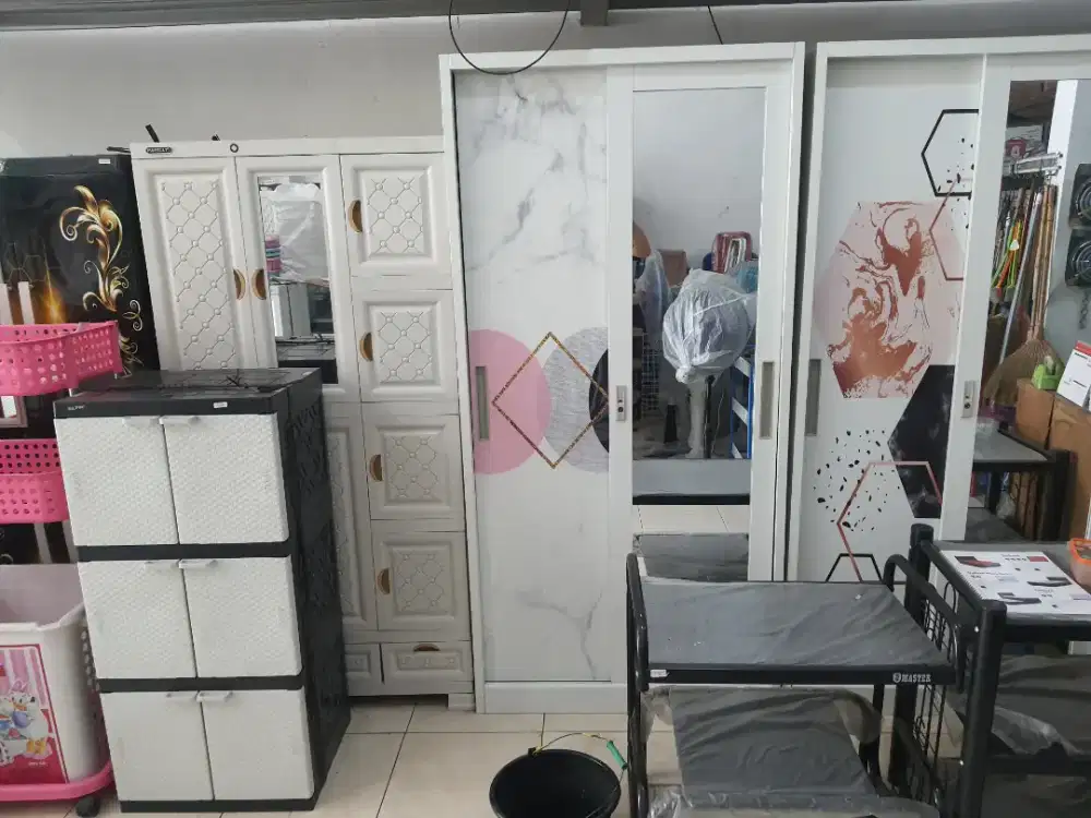 Lemari plastik segala ukuran dan lemari besi kuat anti rayap