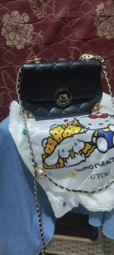 Tas selempang HK