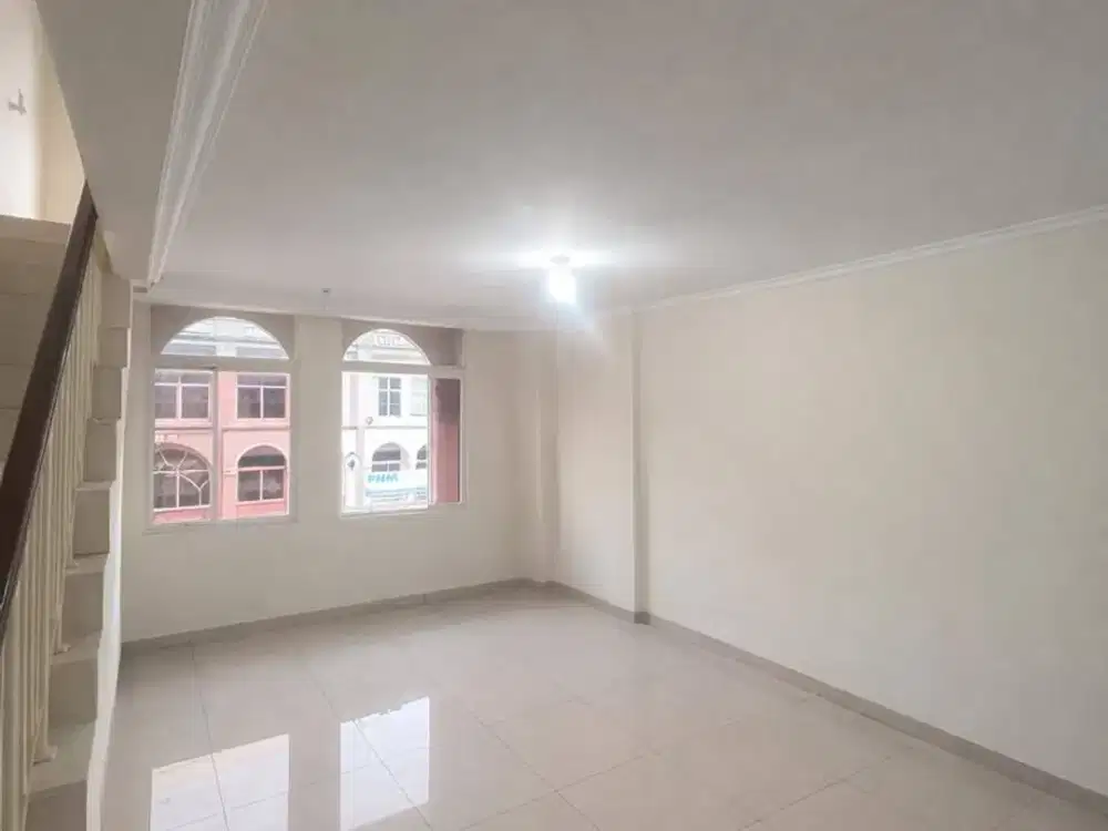 Ruko Komersil kawasan ramai lokasi strategis di Galaxy bekasi selatan