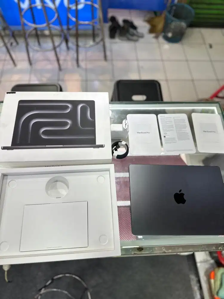 Mackbook Pro M4 14 inci 16/512Gb Ibox Fullset Original Likenew Garansi