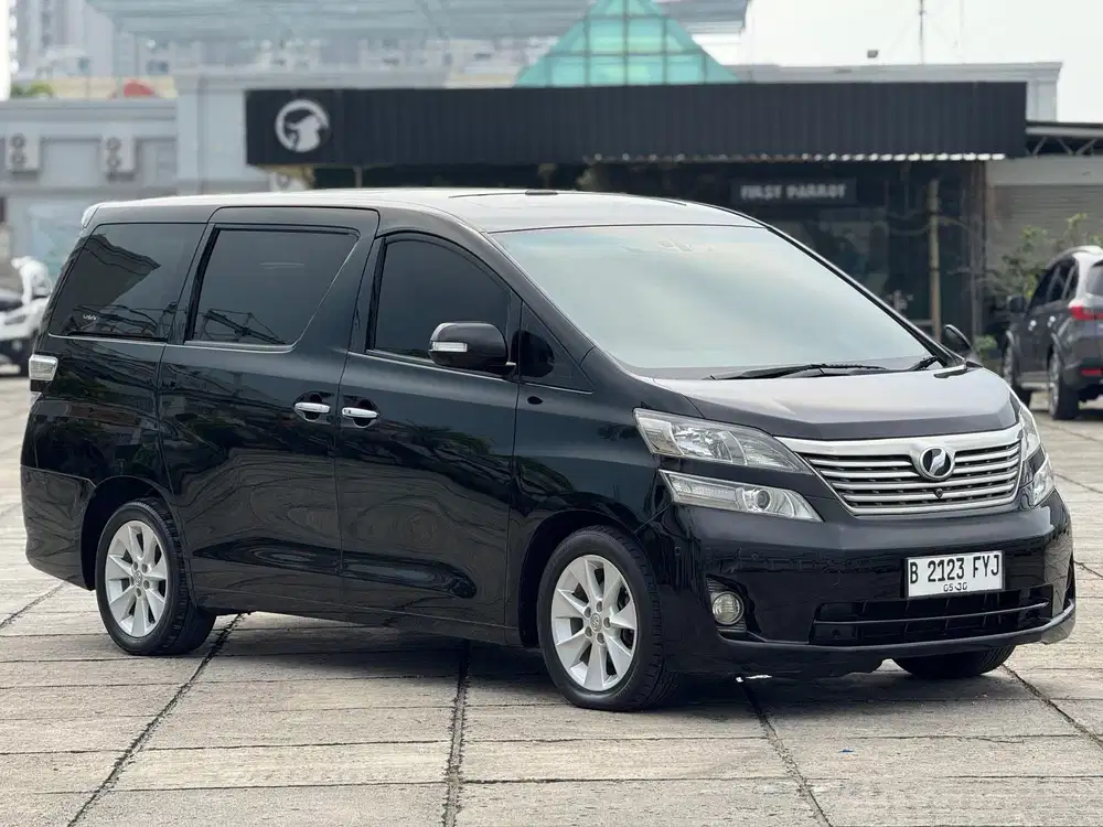 Toyota vellfire 2.4 V AT 2011