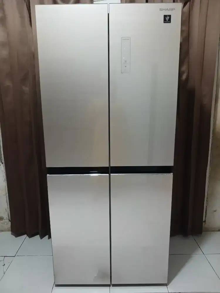 Dijual kulkas 4pintu side by side merk Sharp normal mulus