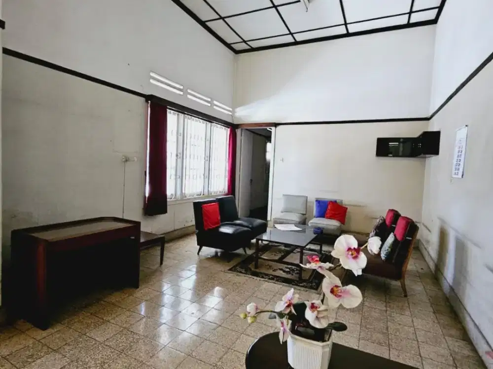 Ruang Usaha Sangat Strategis Cocok Untuk Resto Cafe di Sayap Dago Bandung Bangunan Bagus Sekali