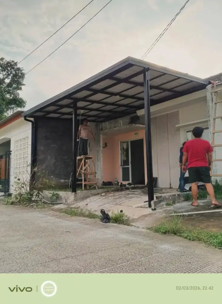 Pasang kanopi rangka baja ringan