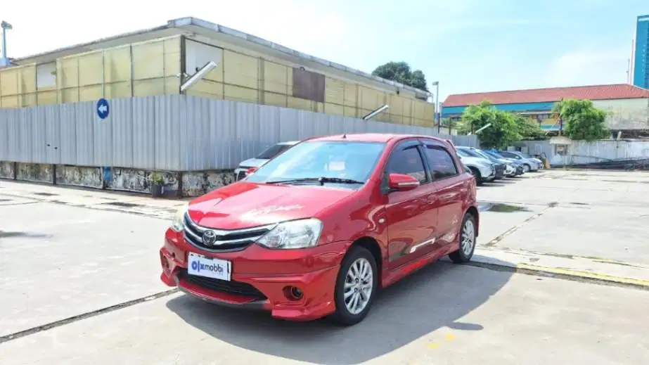 DP MURAH - Toyota Etios Valco 1.2 E Bensin-MT 2015 Merah