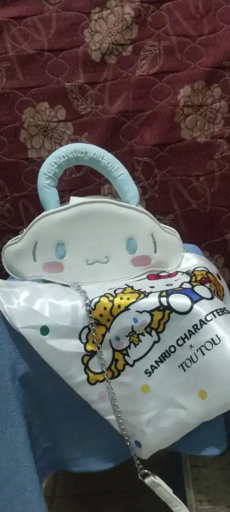 Tas selempang sanrio