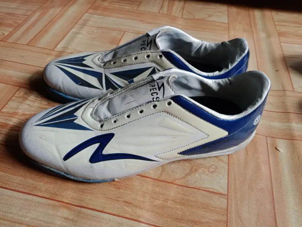 Jual sepatu SPECS masih bagus