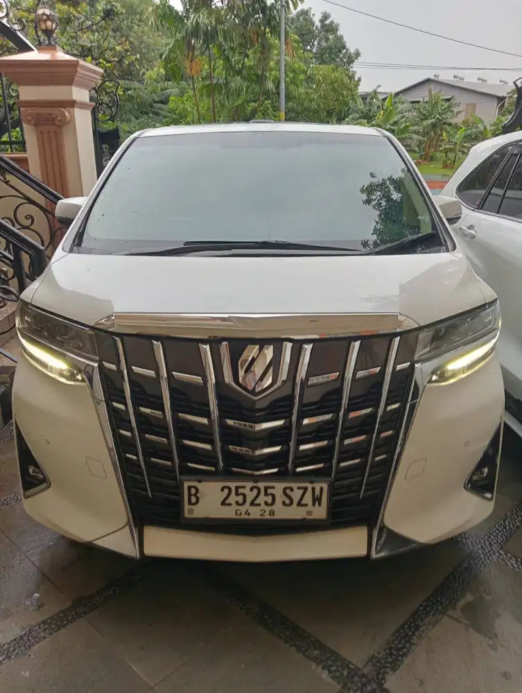 TOYOTA ALPHARD (2018)
